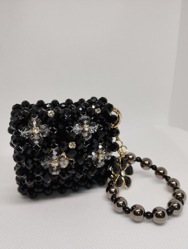 8 ✿エアポッズケース☆イヤホンケース☆ブラックフラワー