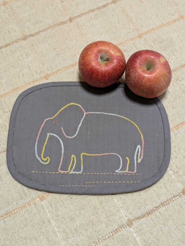 象さんの花瓶敷　７－c　黄色とピンクの段染め糸