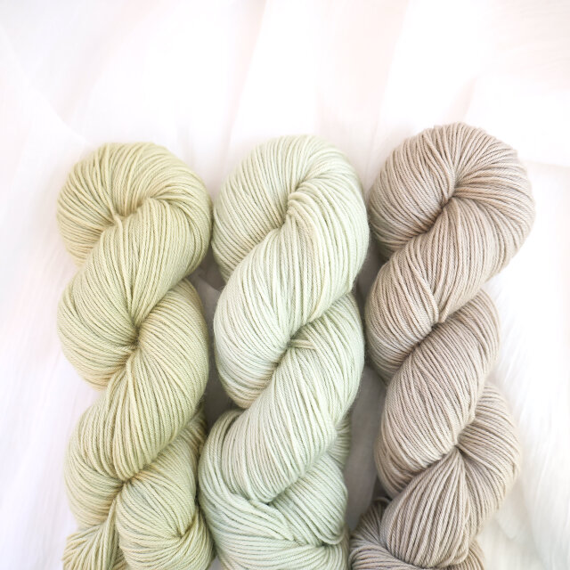 【日本の色】ヨモギ染め A｜100g/400m｜手染め糸