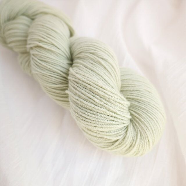 【日本の色】ヨモギ染め B｜100g/400m｜手染め糸