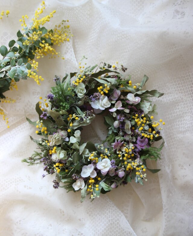 真珠葉ミモザと香りのリース