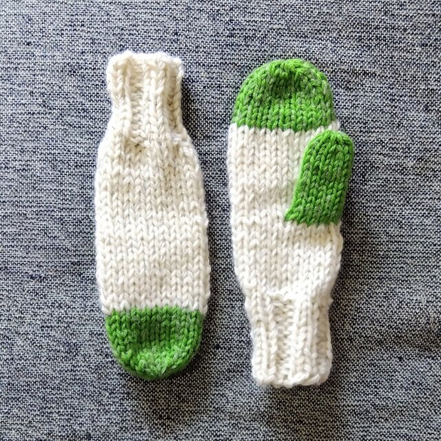 ぶこつなミトン(ちょこっとみどり)