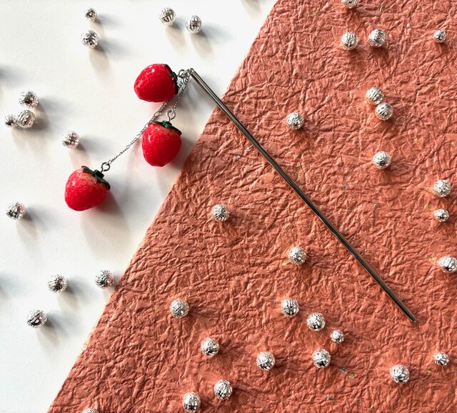 かんざし 苺ビーズの3連簪 一本挿し 一本簪 イチゴ いちご 春夏