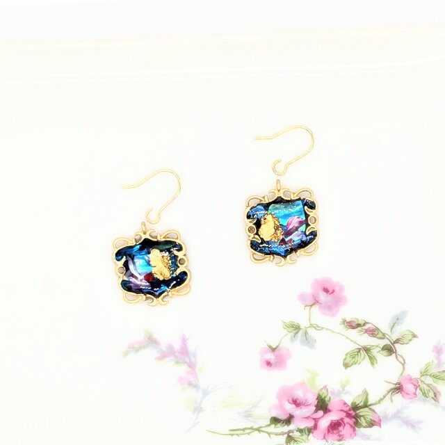 24k金箔と螺鈿と漆とデザインフレームのピアスイヤリング【2102】