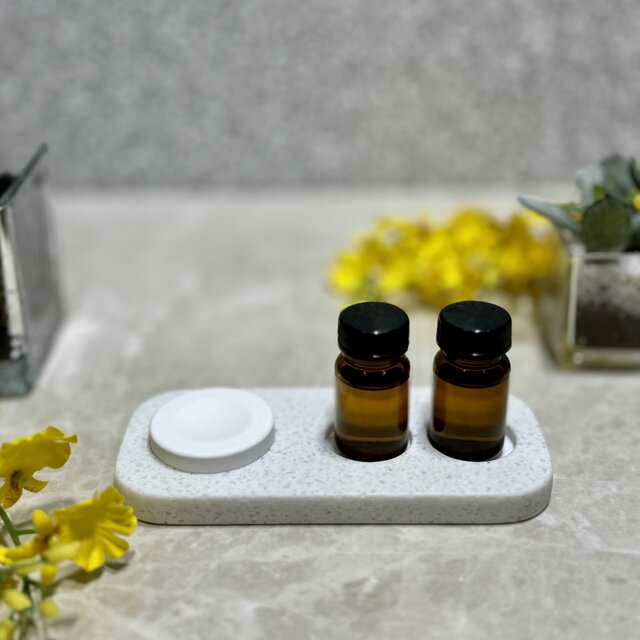 アロマオイルスタンド　ストーン付き　【白地　粒模様】