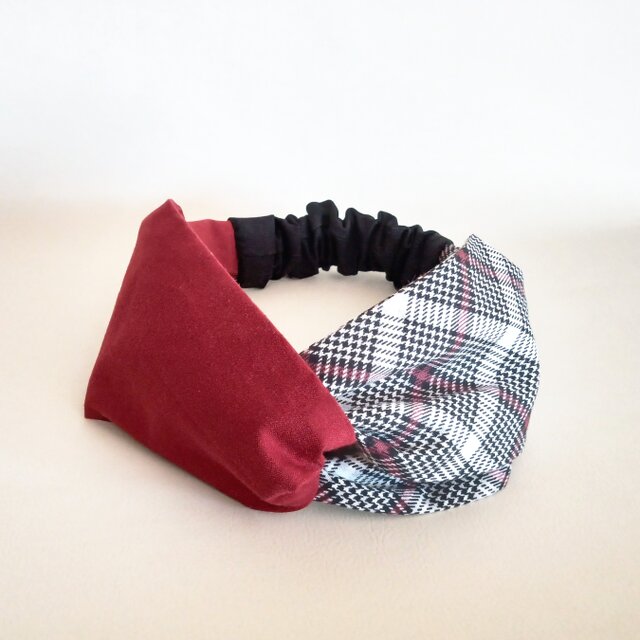 クロスタイプのヘアバンド　ターバン　赤チェック×黒