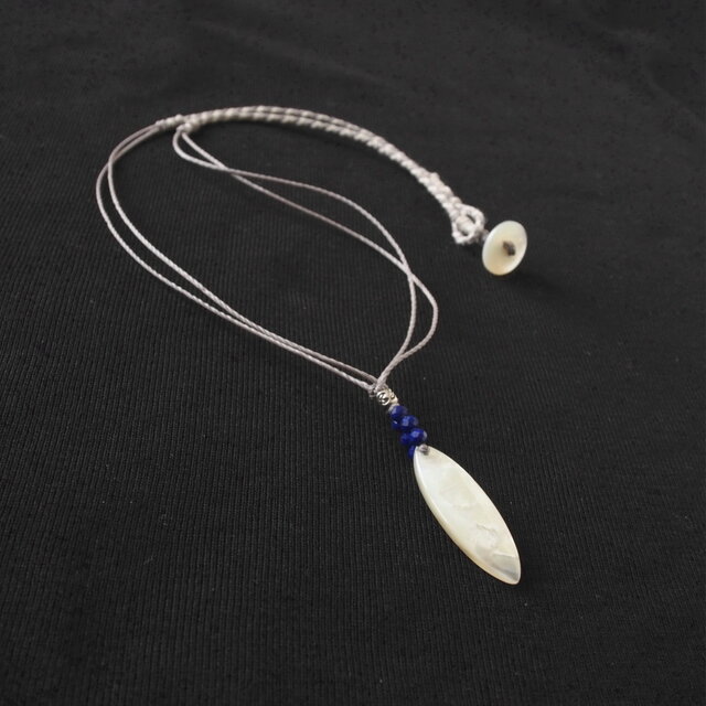 Marquise Pendant（ホワイトシェル×ラピスラズリ） | iichi 日々の