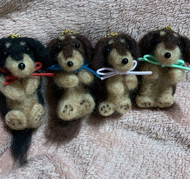 注文制作 羊毛フェルトミニチュアダックス | iichi 日々の暮らしを