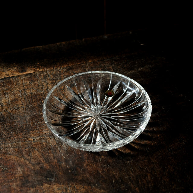 未使用品◆大きな花文様。昭和後期　アデリア　クリスタル・プレスガラス中皿　古民家　古道具　暮らしに