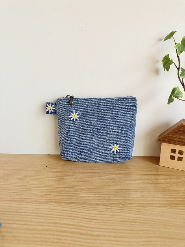 ミニポーチ（デニム・フラワー刺繍）