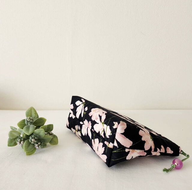 花柄ポーチ | iichi 日々の暮らしを心地よくするハンドメイドや