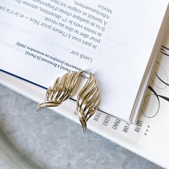 YC20-【 Coro 】コロ・ヴィンテージイヤリング 1960s Gold Tone Openwork Wing