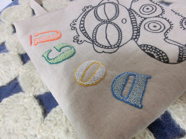土偶ちゃんの刺繍バック ④ | iichi 日々の暮らしを心地よくする
