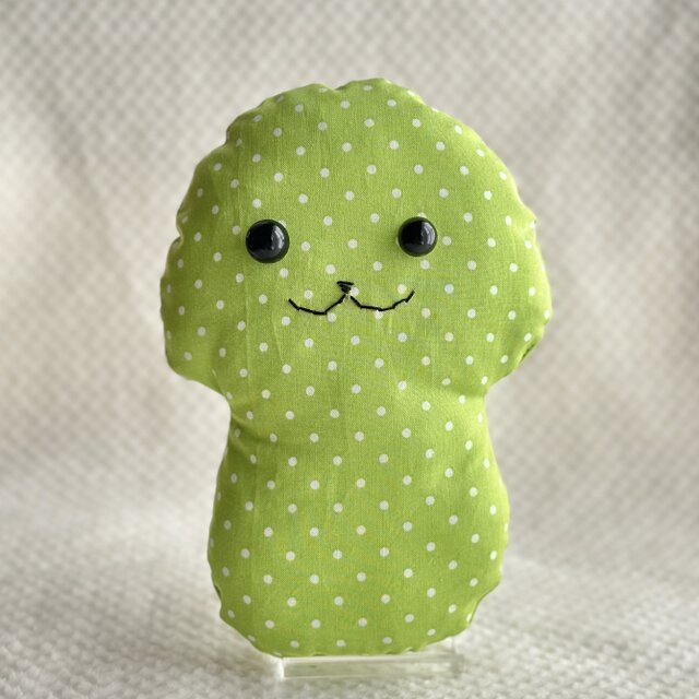 黄緑色のキノコのぬいぐるみ「ふにー茸」