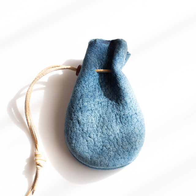 藍染鹿革巾着袋　220129