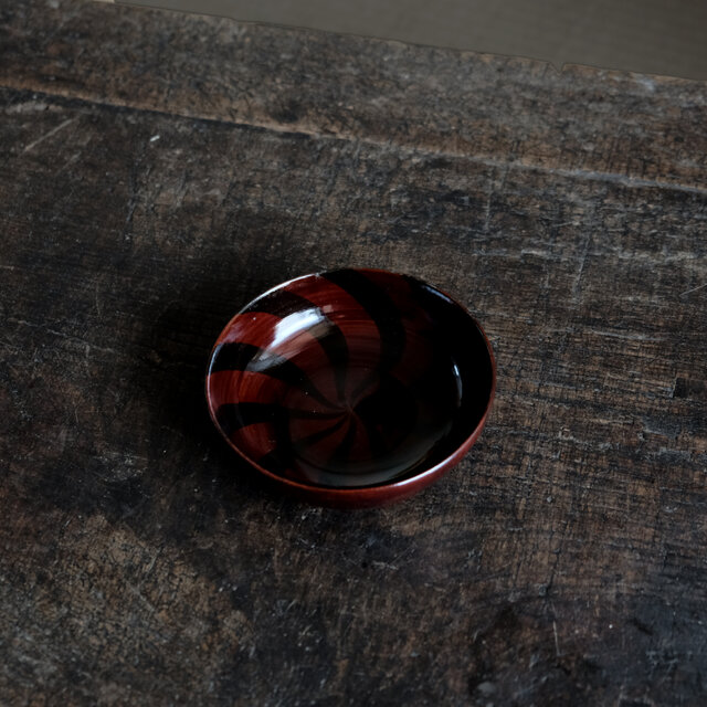 渦巻の文様◆古輪島塗　渦巻文漆芸木皿　古民家　古道具　骨董/antiques 暮らしに。明治〜大正期