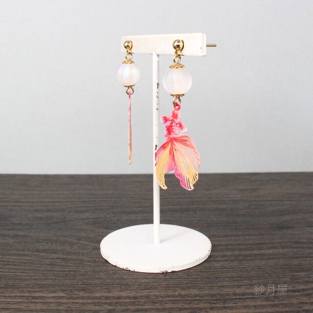 金魚の和風ピアス オレンジ】 イヤリング プチギフト 赤 レッド