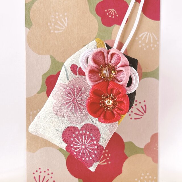 （平安の梅）元巫女が作る花のお守り袋