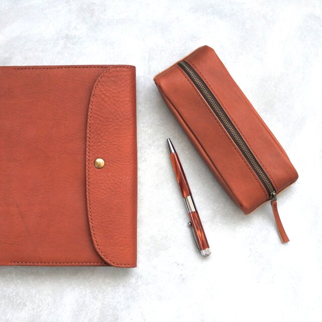 革のぺたんこペンケース（ブラウン）