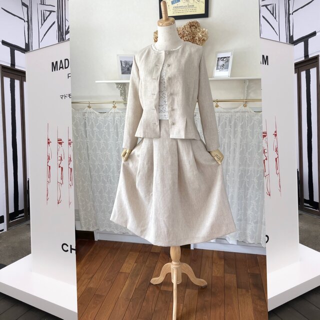 春・リネンのセットアップ『ベージュ・ブラウスジャケット・ハオリモノ・タックスカート・シンプルシック・クラシカル・セレモニー』