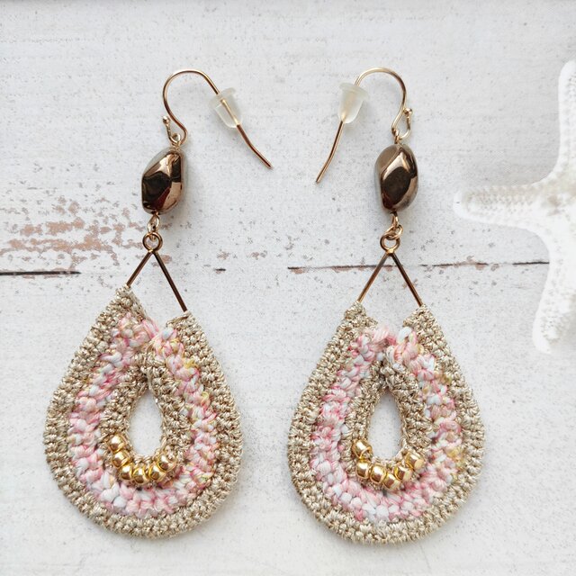 ピーコック ピアス