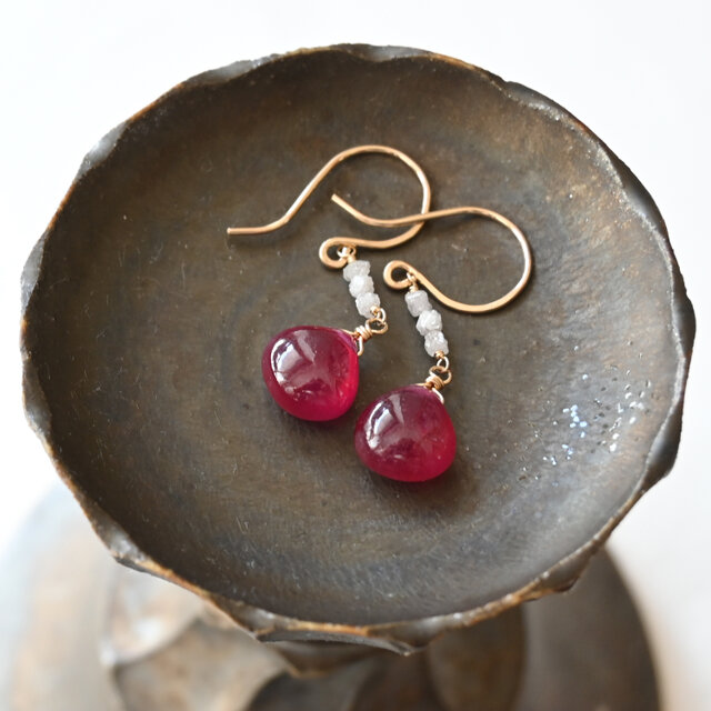 【★SALE】宝石質ルビーと原石ダイヤのピアス（Lサイズ）・イヤリング変更可