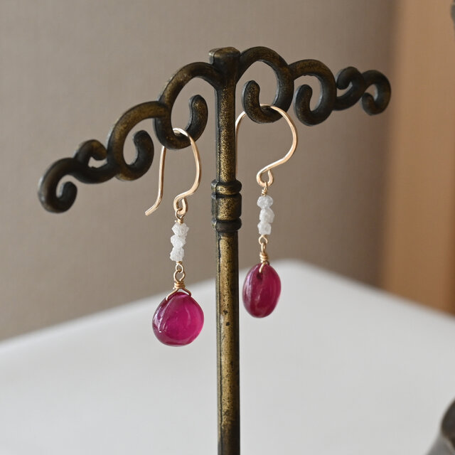 ちか☺︎ 1点作品☆ 希少石　宝石質ルビーピアス　イヤリングに変更可能☺︎ 宝石質ルビーと原石ダイヤのピアス（Lサイズ）・イヤリング変更可