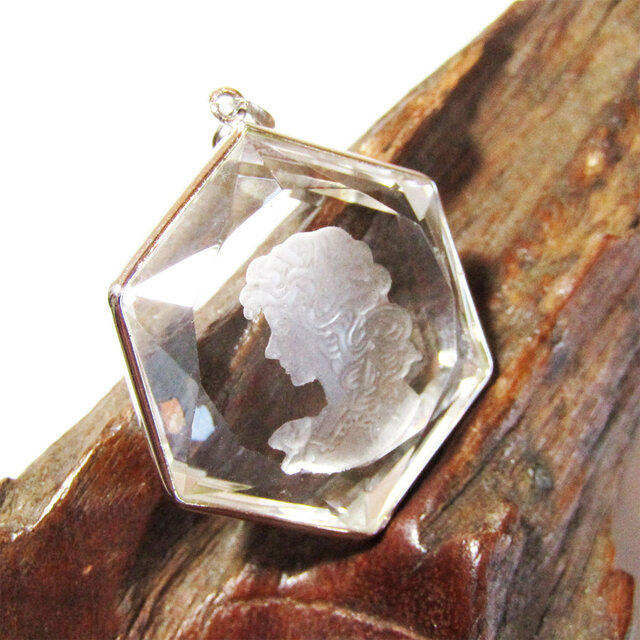 Vintage Intaglio Glass Cameo Silver Pendant Top