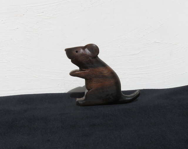 小さなネズミの置物 №6 | iichi 日々の暮らしを心地よくする