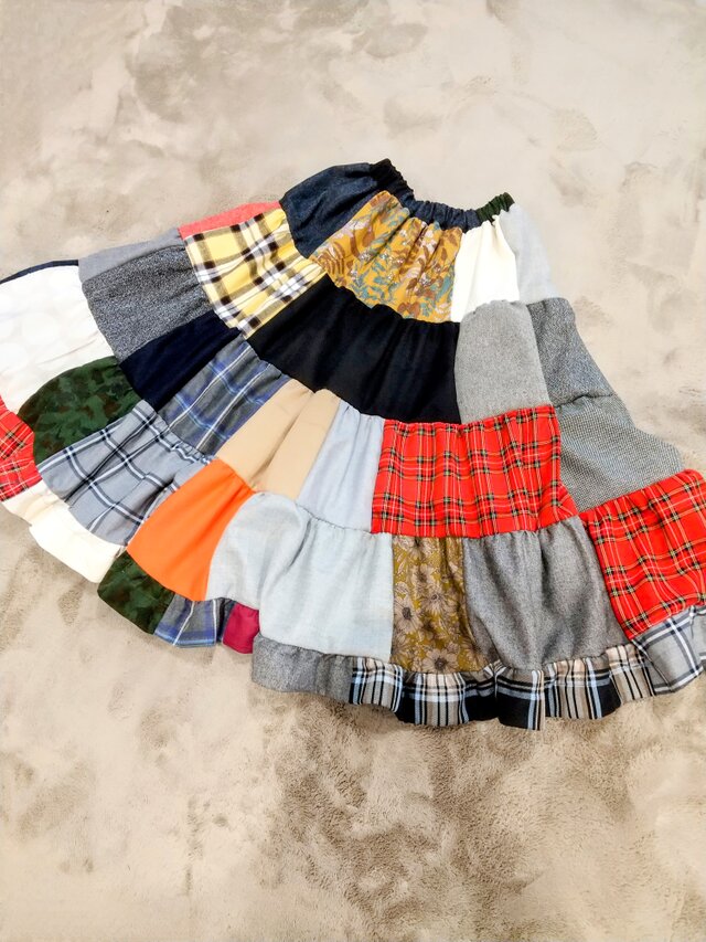いろいろパッチワーク５段フリルティアードスカート