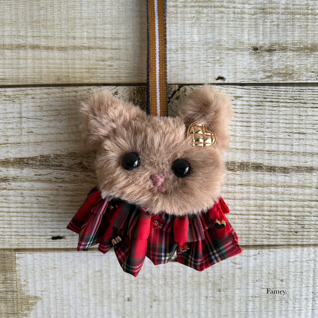 SALE！大人かわいいおしゃれ大好き猫ちゃんバッグチャーム　エコファー　ナイロン　ボタン　ハート