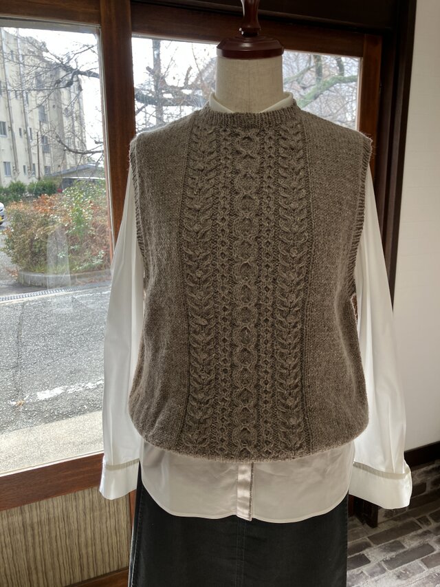 アラン模様のベスト