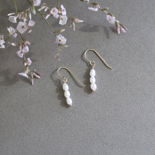 14Kgf 淡水パール 小さなラインピアス/イヤリング アレルギー対応　--Anniversary--