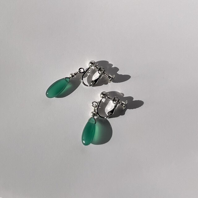 瑞々しい透明感のある グリーンオニキス✶イヤリング