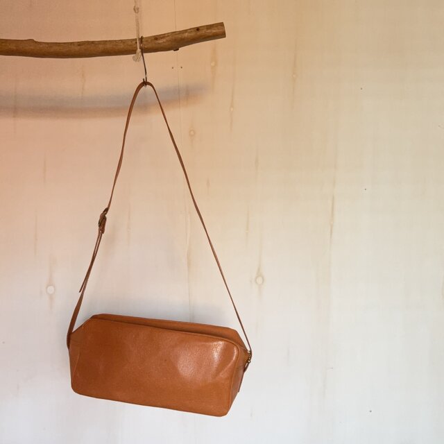 秋コーデに。本革 ツールバッグ／レンガ｜あたたかみのあるレンガ色ショルダー