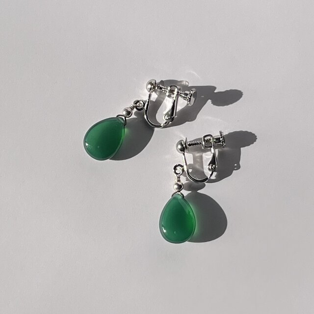 宝石質グリーンオニキス✶イヤリング | iichi 日々の暮らしを心地よく