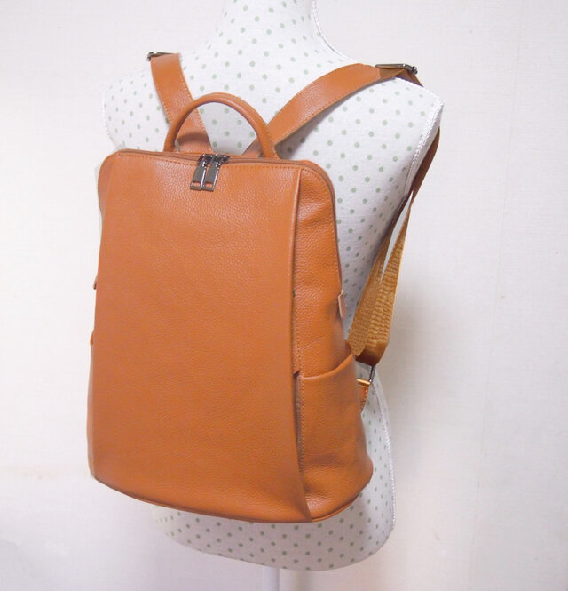 ★リュック★本革★レディース★収納ポケット７つ★A4サイズ★軽量★キャメル色★