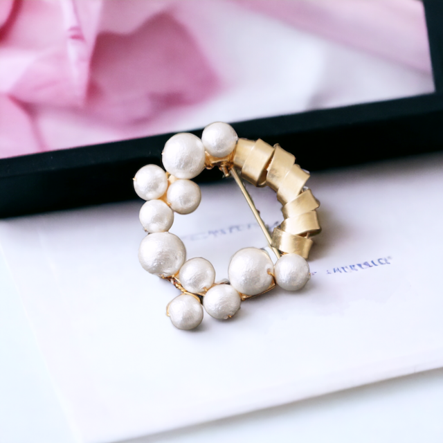 【母の日/フォーマル】サークルブローチ「horn+cotton」コットンパール　真鍮　卒入