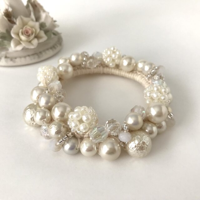 ビーズボール ビジュー クロッシェ シュシュ　キスカ ホワイト ヘアゴム パール まとめ髪 フォーマル 入学 卒業 結婚式