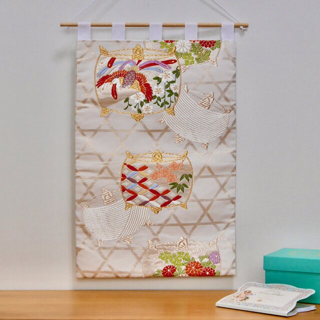 帯タペストリー　糸車