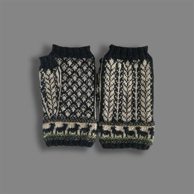 北欧から発送 / 指出しミトン /  Gården(黒×ライトベージュ)