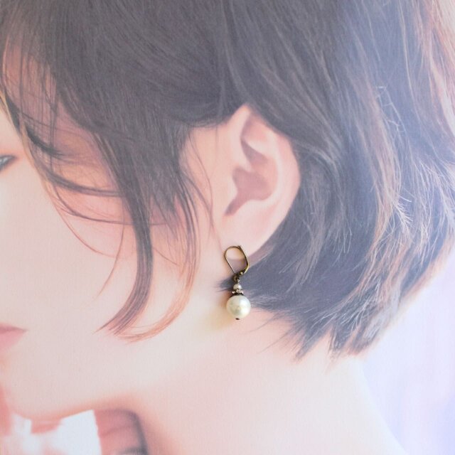 1235】ガラスチャームとパールのフックピアス 【1235】ガラスチャーム