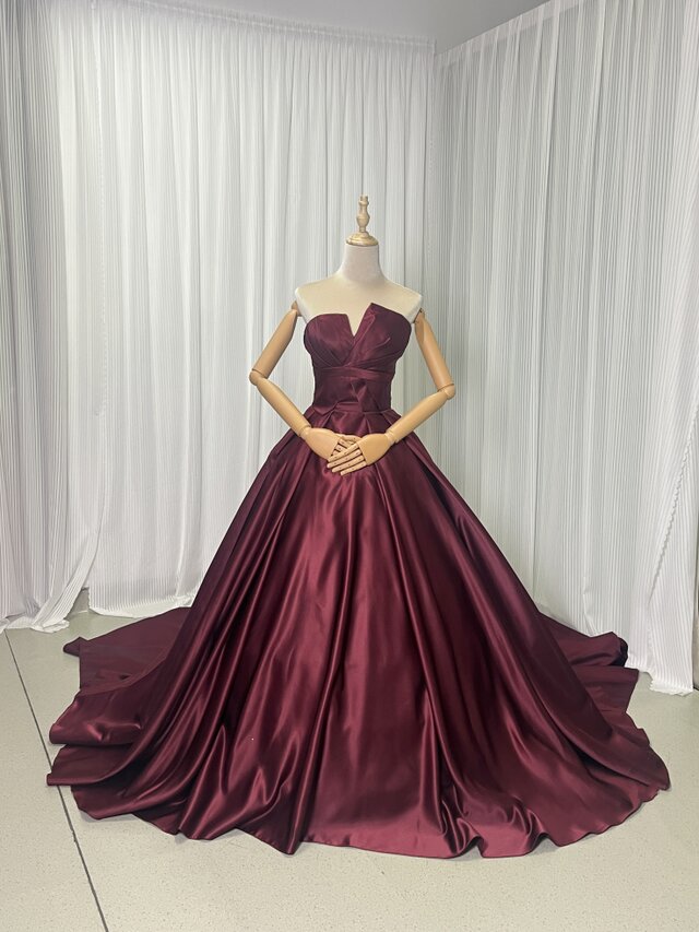 エレガント ボルドー色 カラードレス 光沢サテン ベアトップ スリット 演奏会/音楽会 ロングトレーン