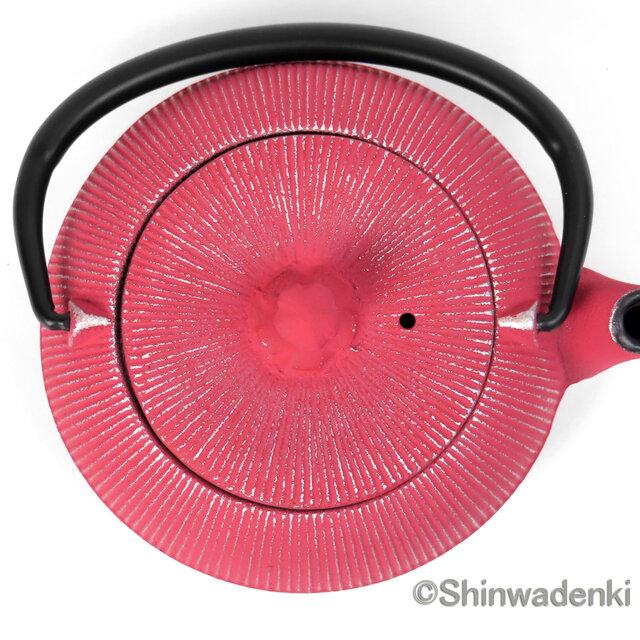 お取り寄せ】南部鉄器 ティーポット 急須 平丸千筋 0.3L 銀/ピンク