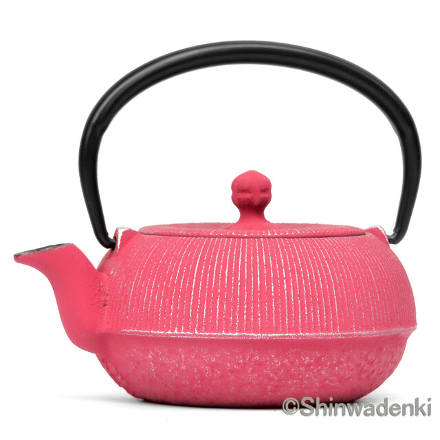 お取り寄せ】南部鉄器 ティーポット 急須 平丸千筋 0.3L 銀/ピンク
