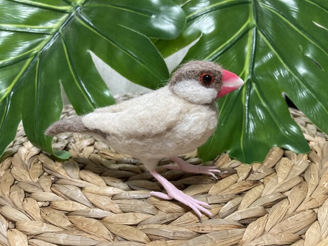 羊毛フェルト シナモン文鳥 | iichi 日々の暮らしを心地よくする