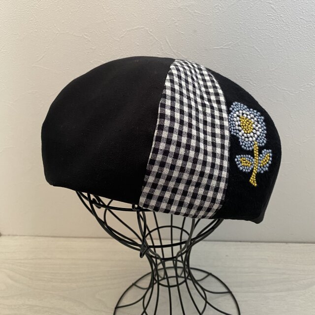 送料無料　綿麻と刺繍生地のベレー帽（ブラック）