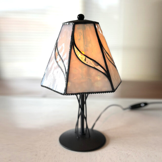 ステンドグラス『白いラウンジランプ』のコピー