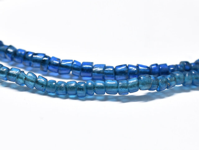 2種類のインドビーズとアフガンメタル、民族鈴、シャン族カーネリアン