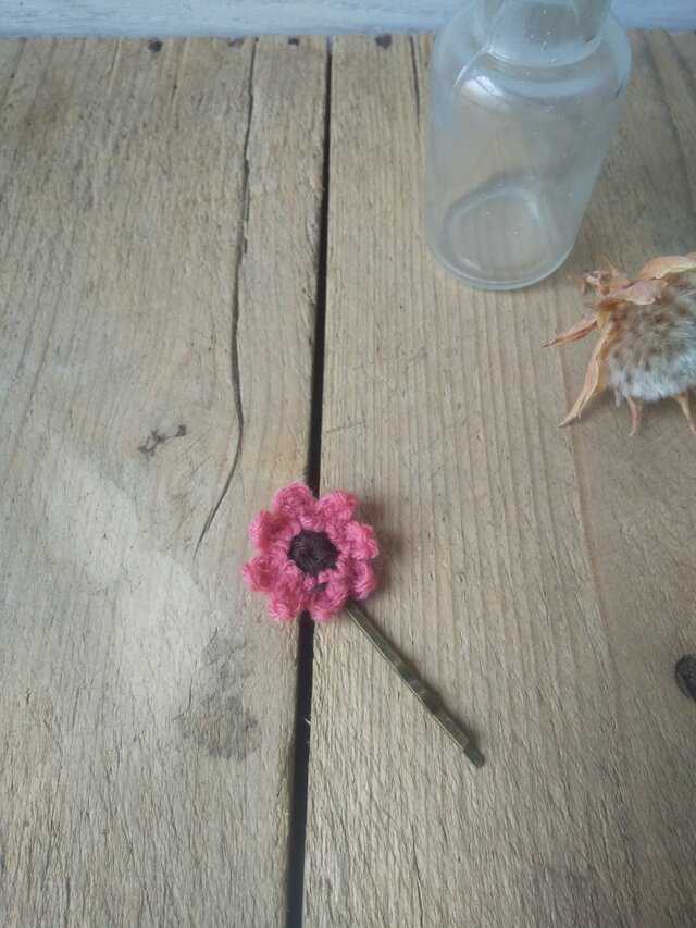 小花のふわふわヘアピン